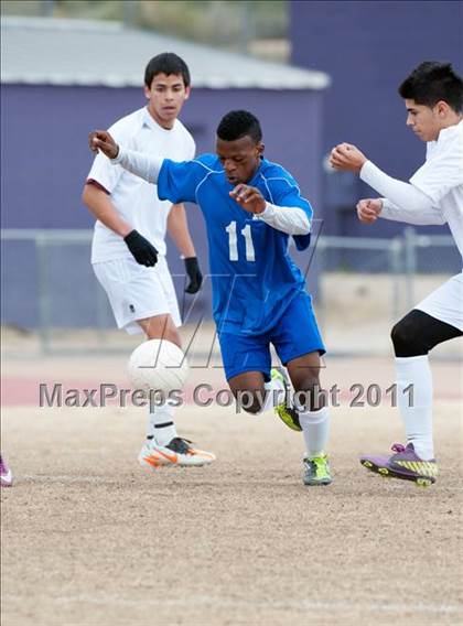 Thumbnail 2 in Nogales vs Palo Verde (Chris Mair Tournament) photogallery.