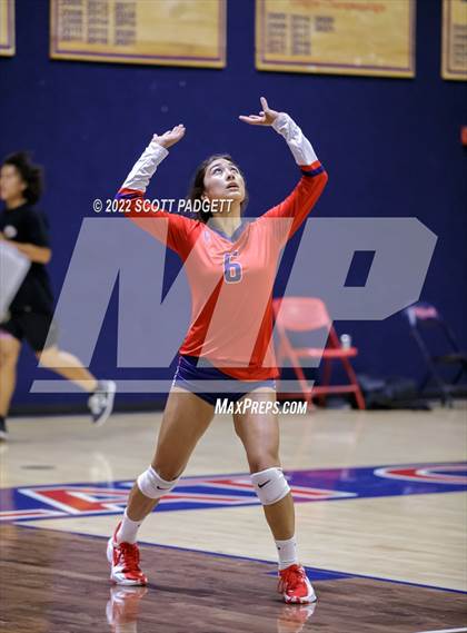Thumbnail 2 in Santiago @ Great Oak photogallery.