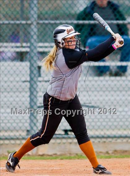 Thumbnail 2 in Alvin vs Danbury (Brazosport Classic) photogallery.