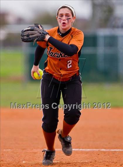 Thumbnail 3 in Alvin vs Danbury (Brazosport Classic) photogallery.