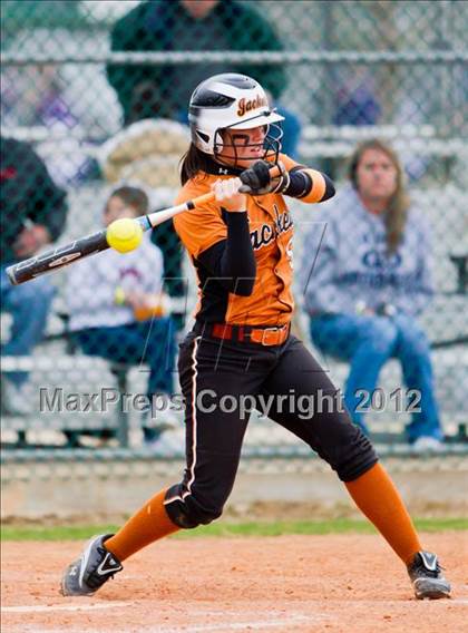 Thumbnail 2 in Alvin vs Danbury (Brazosport Classic) photogallery.
