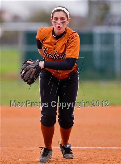 Thumbnail 2 in Alvin vs Danbury (Brazosport Classic) photogallery.