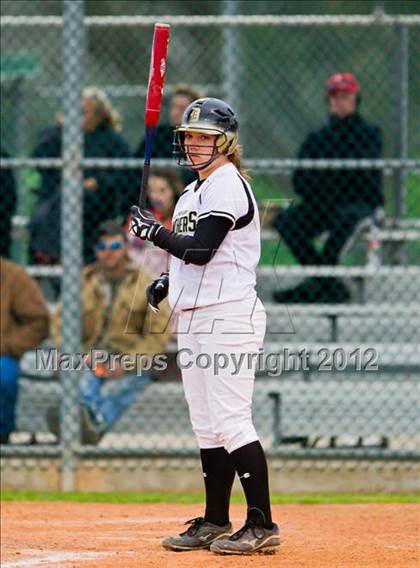 Thumbnail 3 in Alvin vs Danbury (Brazosport Classic) photogallery.