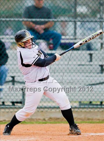 Thumbnail 1 in Alvin vs Danbury (Brazosport Classic) photogallery.