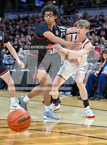Thumbnail 2 in Clinton Prairie vs. Orleans (IHSAA 1A Final) photogallery.