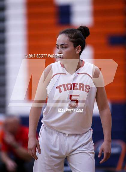 Thumbnail 1 in Elsinore vs. Great Oak photogallery.