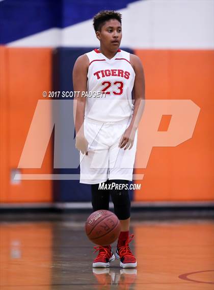 Thumbnail 1 in Elsinore vs. Great Oak photogallery.
