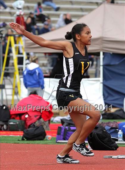 Thumbnail 1 in 2011 Santa Barbara Easter Relays photogallery.