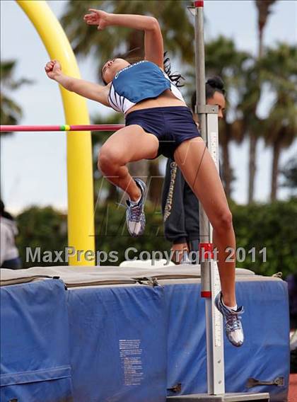 Thumbnail 1 in 2011 Santa Barbara Easter Relays photogallery.