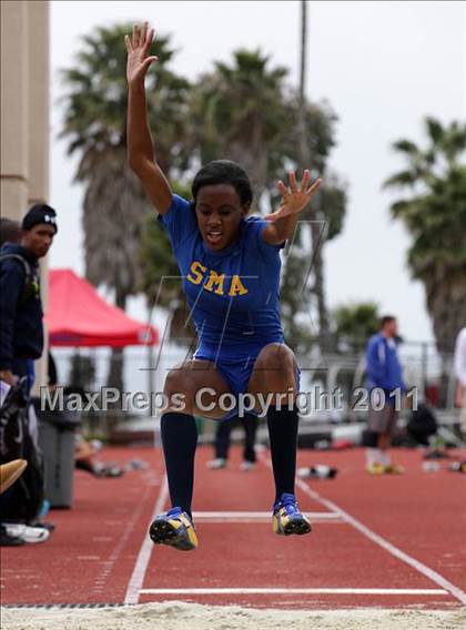 Thumbnail 3 in 2011 Santa Barbara Easter Relays photogallery.