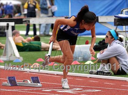 Thumbnail 2 in 2011 Santa Barbara Easter Relays photogallery.