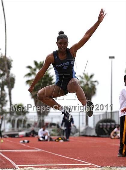 Thumbnail 1 in 2011 Santa Barbara Easter Relays photogallery.