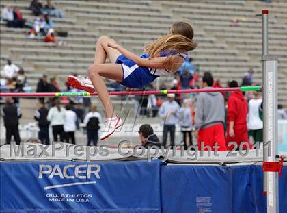 Thumbnail 3 in 2011 Santa Barbara Easter Relays photogallery.