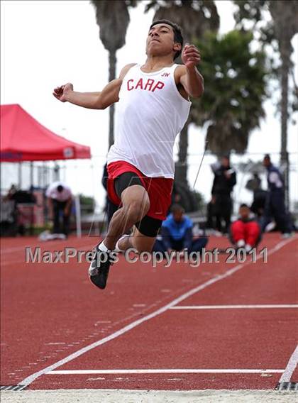 Thumbnail 2 in 2011 Santa Barbara Easter Relays photogallery.
