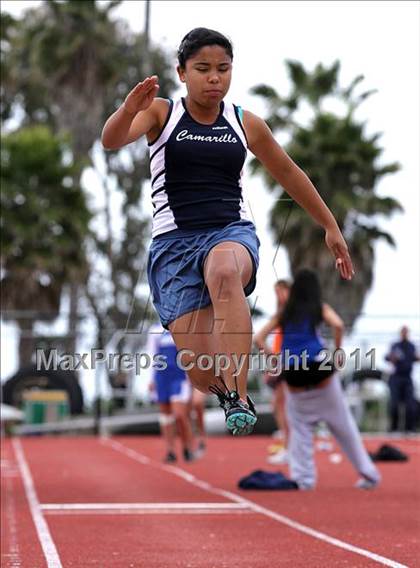 Thumbnail 3 in 2011 Santa Barbara Easter Relays photogallery.