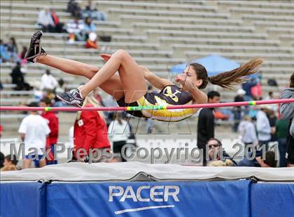 Thumbnail 2 in 2011 Santa Barbara Easter Relays photogallery.