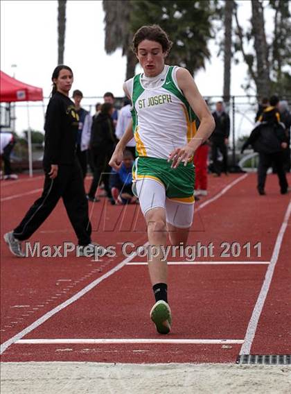 Thumbnail 1 in 2011 Santa Barbara Easter Relays photogallery.