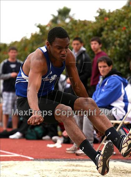 Thumbnail 2 in 2011 Santa Barbara Easter Relays photogallery.