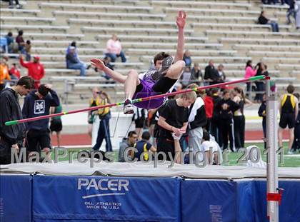 Thumbnail 2 in 2011 Santa Barbara Easter Relays photogallery.