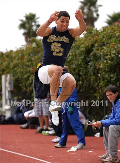 Thumbnail 3 in 2011 Santa Barbara Easter Relays photogallery.
