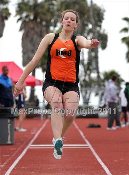 Thumbnail 2 in 2011 Santa Barbara Easter Relays photogallery.