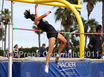 Thumbnail 1 in 2011 Santa Barbara Easter Relays photogallery.