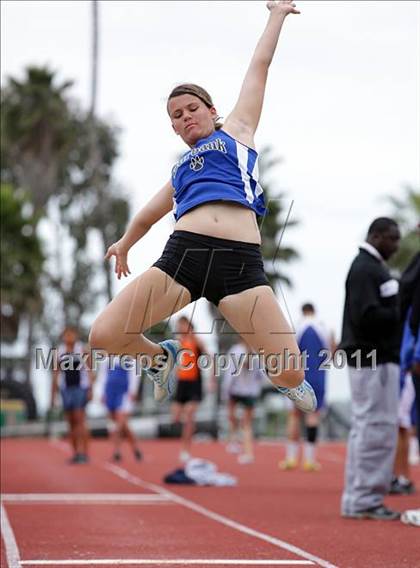 Thumbnail 2 in 2011 Santa Barbara Easter Relays photogallery.
