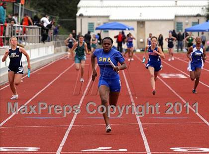 Thumbnail 2 in 2011 Santa Barbara Easter Relays photogallery.