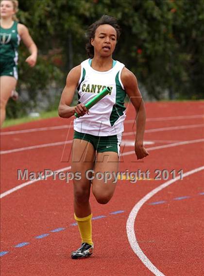 Thumbnail 2 in 2011 Santa Barbara Easter Relays photogallery.