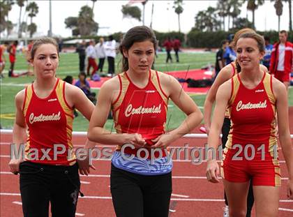 Thumbnail 2 in 2011 Santa Barbara Easter Relays photogallery.