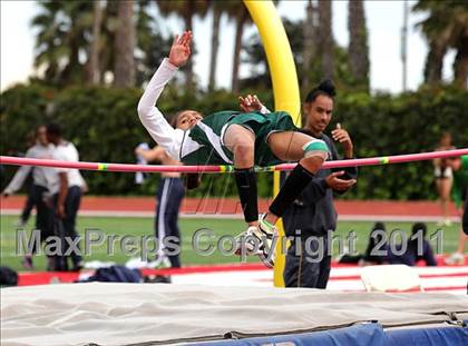 Thumbnail 3 in 2011 Santa Barbara Easter Relays photogallery.