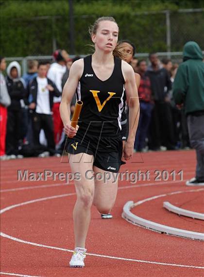 Thumbnail 3 in 2011 Santa Barbara Easter Relays photogallery.