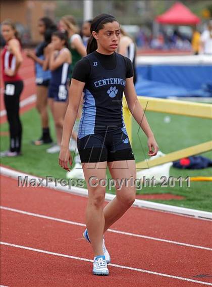 Thumbnail 3 in 2011 Santa Barbara Easter Relays photogallery.