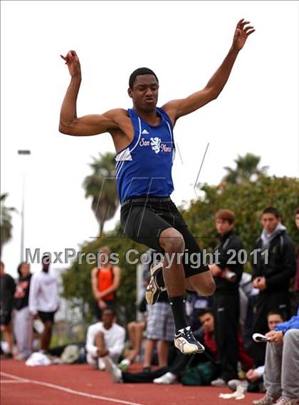 Thumbnail 1 in 2011 Santa Barbara Easter Relays photogallery.