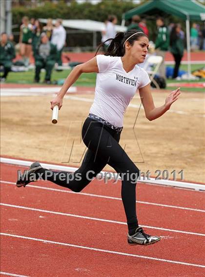 Thumbnail 3 in 2011 Santa Barbara Easter Relays photogallery.