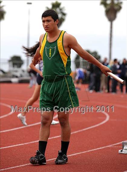 Thumbnail 2 in 2011 Santa Barbara Easter Relays photogallery.
