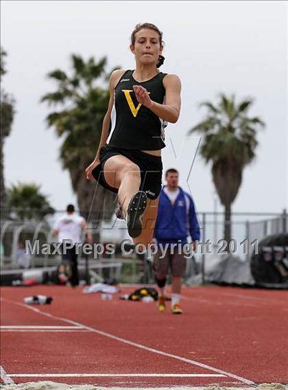 Thumbnail 3 in 2011 Santa Barbara Easter Relays photogallery.