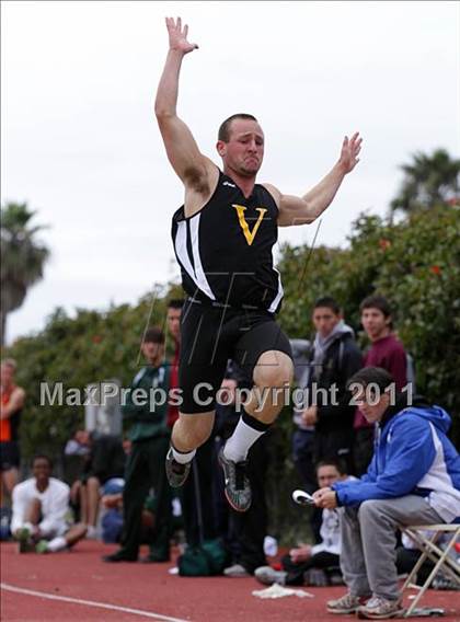 Thumbnail 3 in 2011 Santa Barbara Easter Relays photogallery.