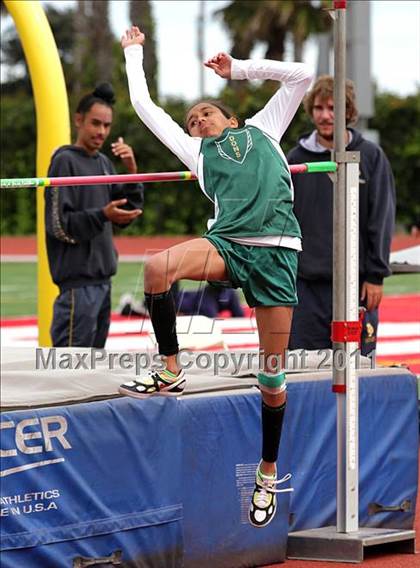 Thumbnail 2 in 2011 Santa Barbara Easter Relays photogallery.