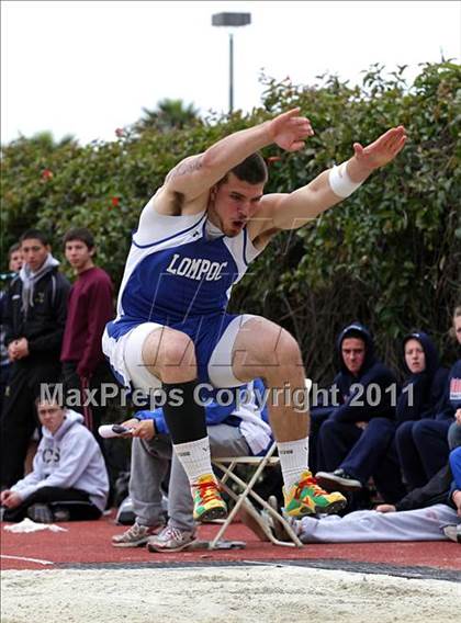 Thumbnail 1 in 2011 Santa Barbara Easter Relays photogallery.