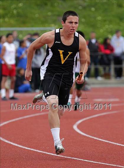 Thumbnail 3 in 2011 Santa Barbara Easter Relays photogallery.