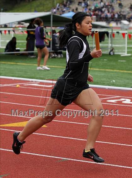 Thumbnail 3 in 2011 Santa Barbara Easter Relays photogallery.