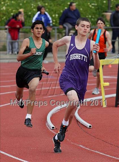 Thumbnail 1 in 2011 Santa Barbara Easter Relays photogallery.
