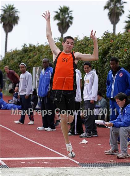 Thumbnail 1 in 2011 Santa Barbara Easter Relays photogallery.