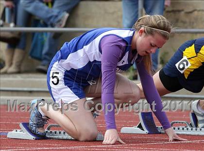 Thumbnail 3 in 2011 Santa Barbara Easter Relays photogallery.