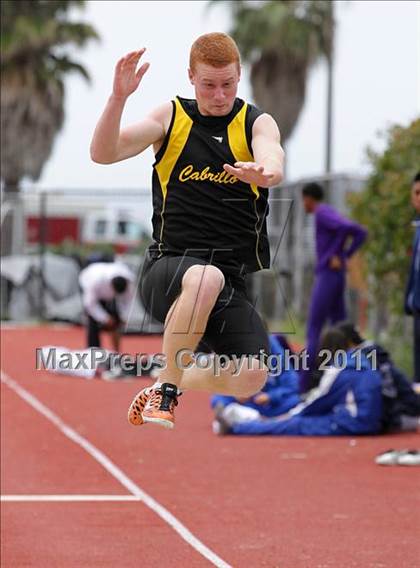 Thumbnail 1 in 2011 Santa Barbara Easter Relays photogallery.