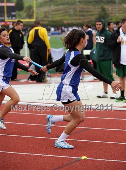 Thumbnail 2 in 2011 Santa Barbara Easter Relays photogallery.