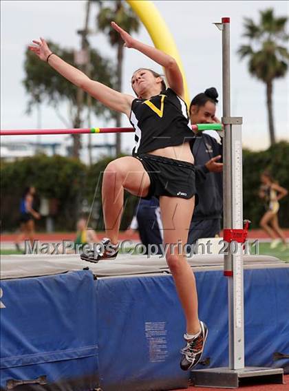 Thumbnail 2 in 2011 Santa Barbara Easter Relays photogallery.