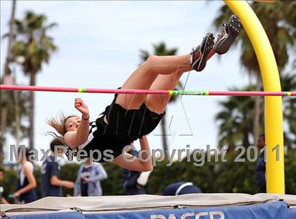 Thumbnail 2 in 2011 Santa Barbara Easter Relays photogallery.