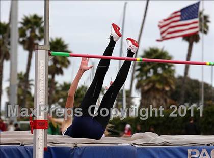 Thumbnail 2 in 2011 Santa Barbara Easter Relays photogallery.